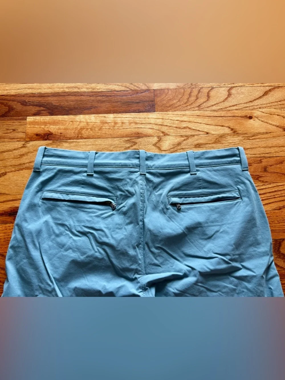 J. Crew Stretch Bright Blue Men’s Flat-Front Nylon Shorts 7 inch inseam -size 33
